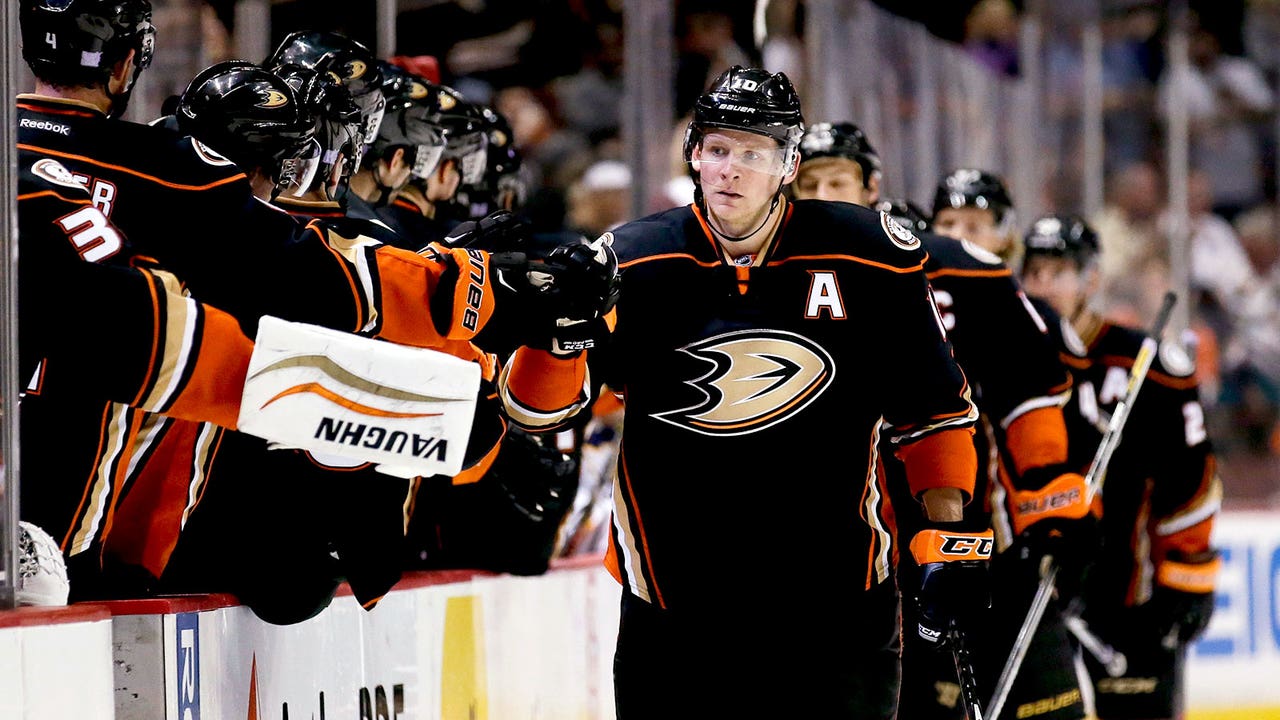 Perry has hat trick, Ducks beat Sabres 4-1
